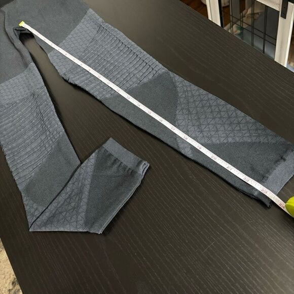 SPANX very black Look At Me Now seamless moto leggings XS new - Picture 9 of 12